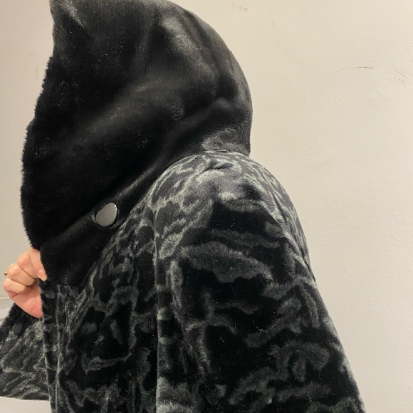 Fur coat - Picture 4 of 9